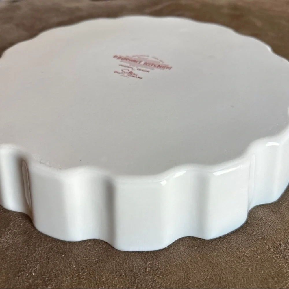 Saltera *Vintage* 1977 Himark Gourmet Kitchen Ceramic Quiche Dish, Red and White